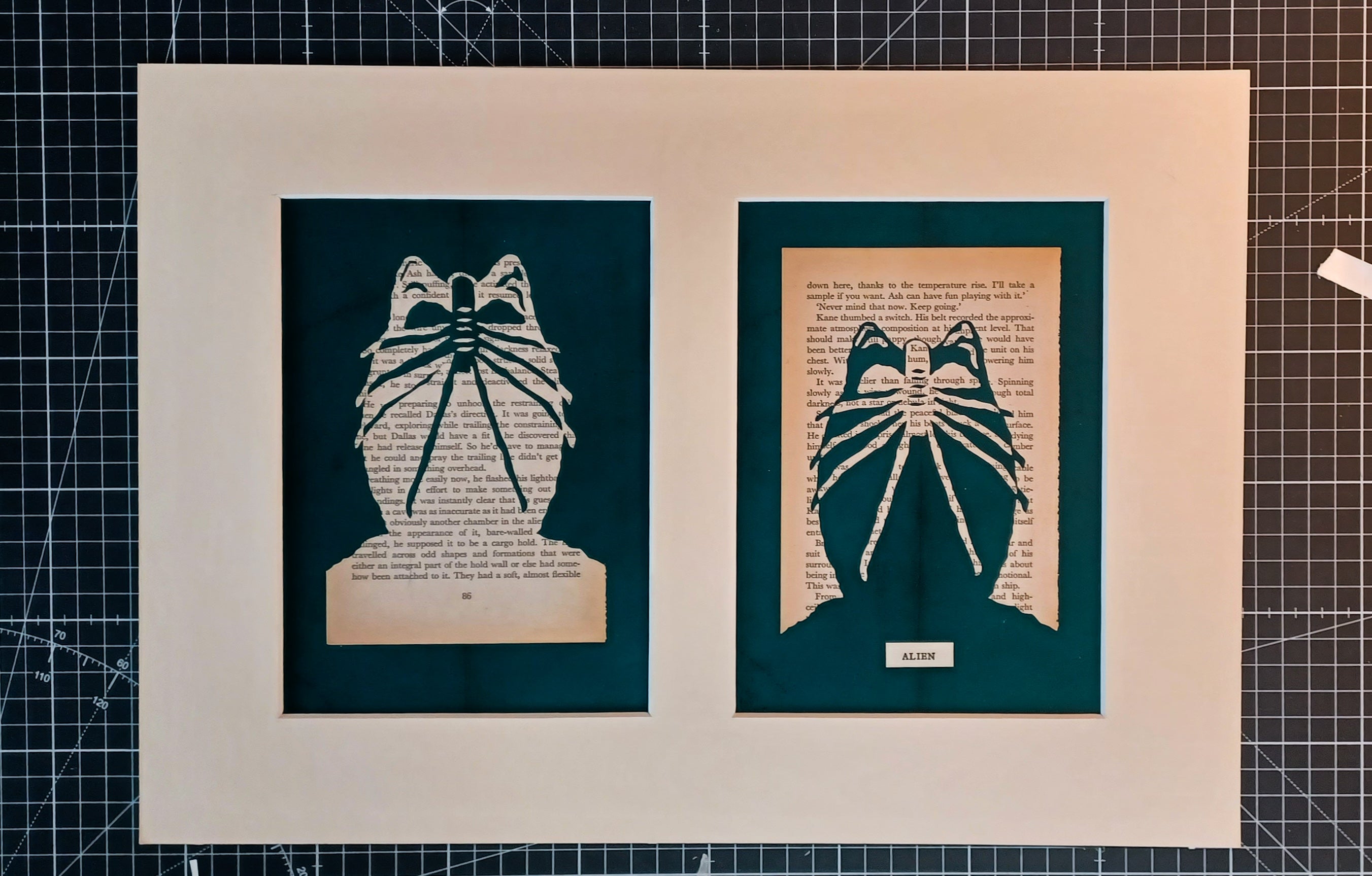 Alien// "Facehugger Emerging" Double Papercut Original in Grunge Teal